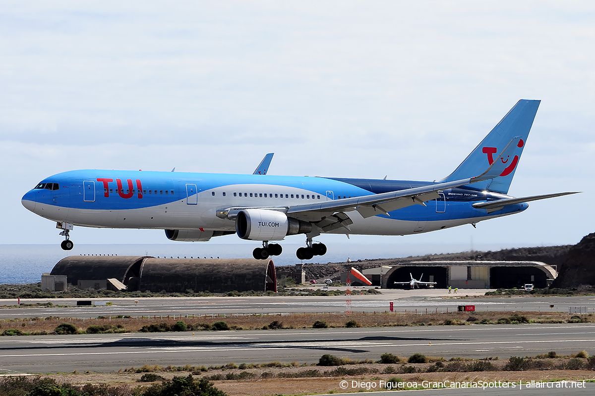 G-OBYF · Boeing 767-304(ER)(WL) · (LPA / GCLP)