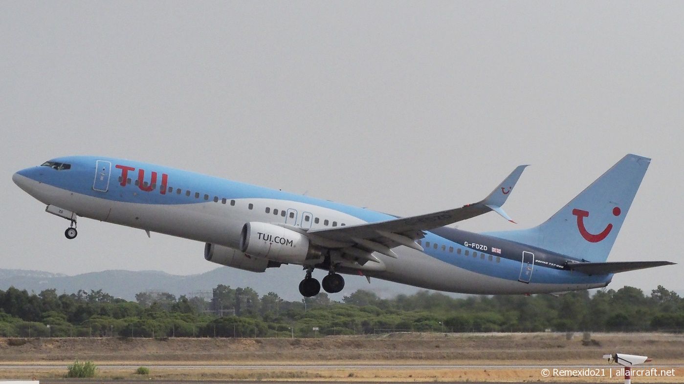 G-FDZD (35132) 2007 Boeing 737-8K5 WL