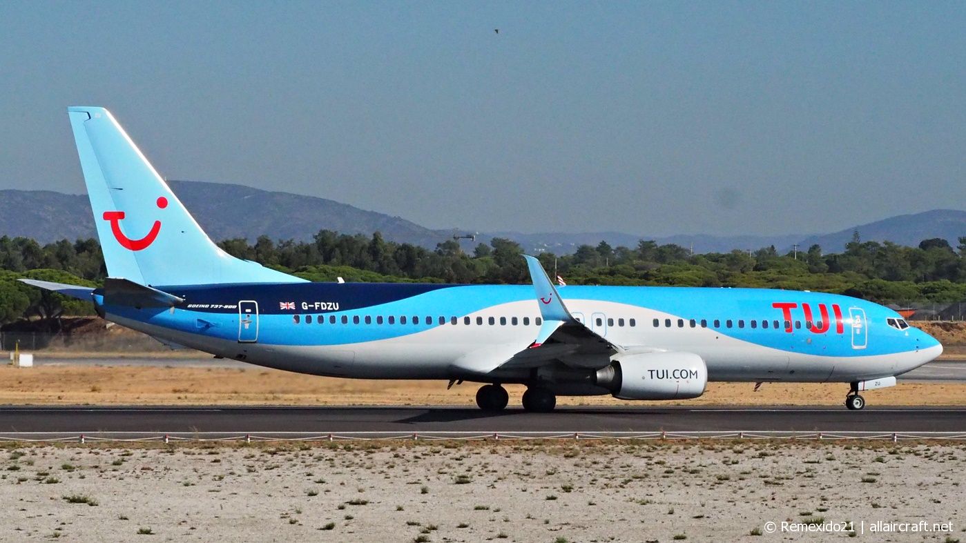 G-FDZU · Boeing 737-8K5(WL) · (FAO / LPFR)
