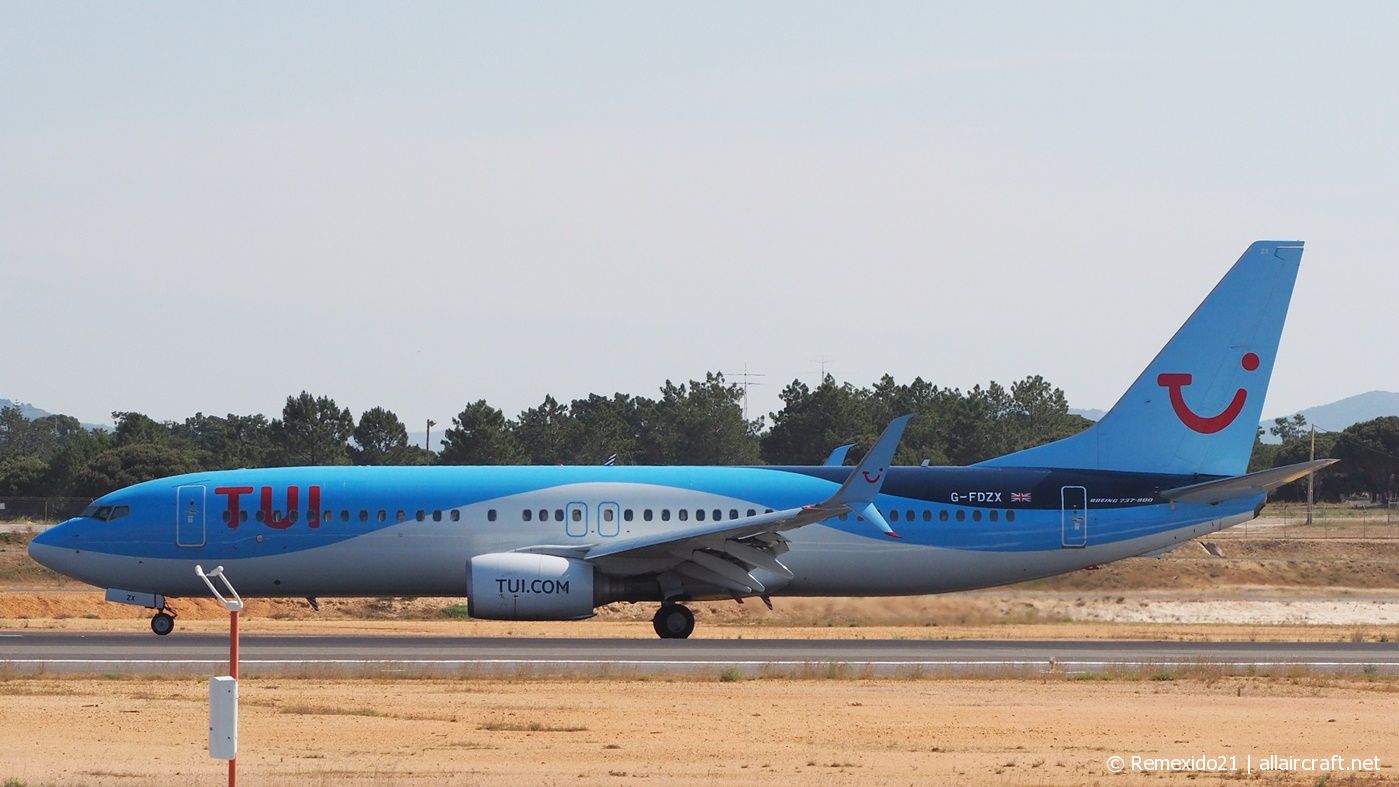 G-FDZX (37258) 2011 Boeing 737-8K5 WL