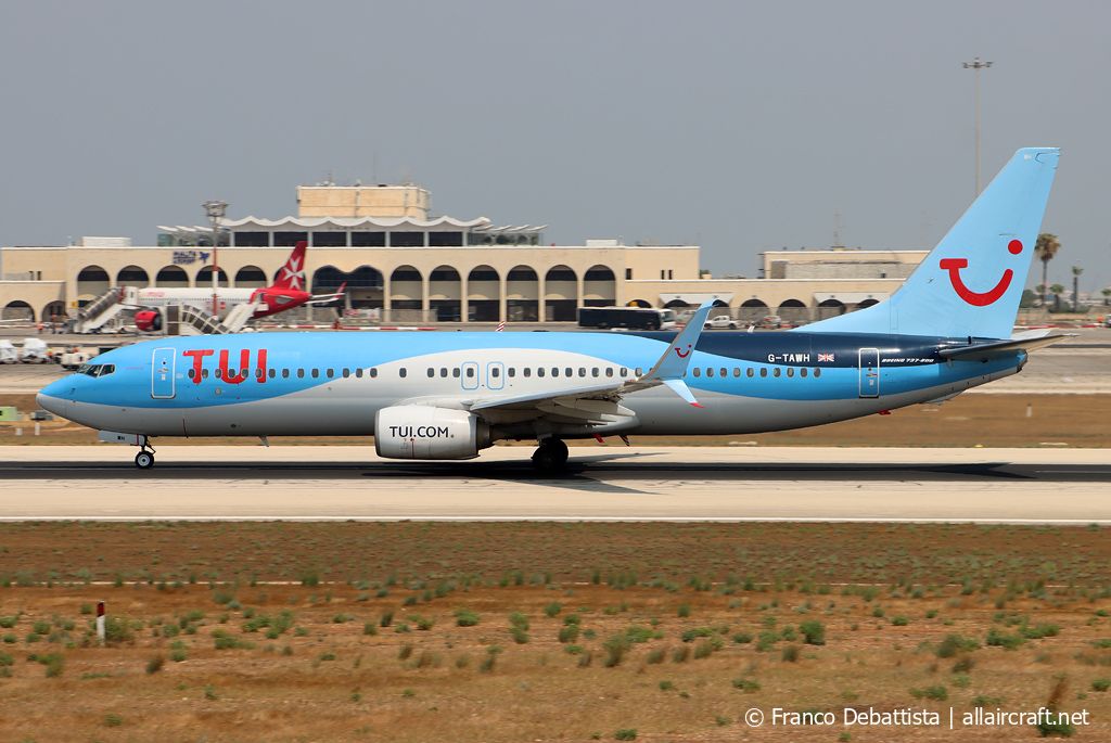 G-TAWH (38107) 2012 Boeing 737-8K5(WL)