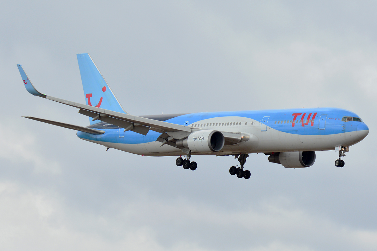G-OBYG (29137) 1998 Boeing 767-304(ER)(WL)