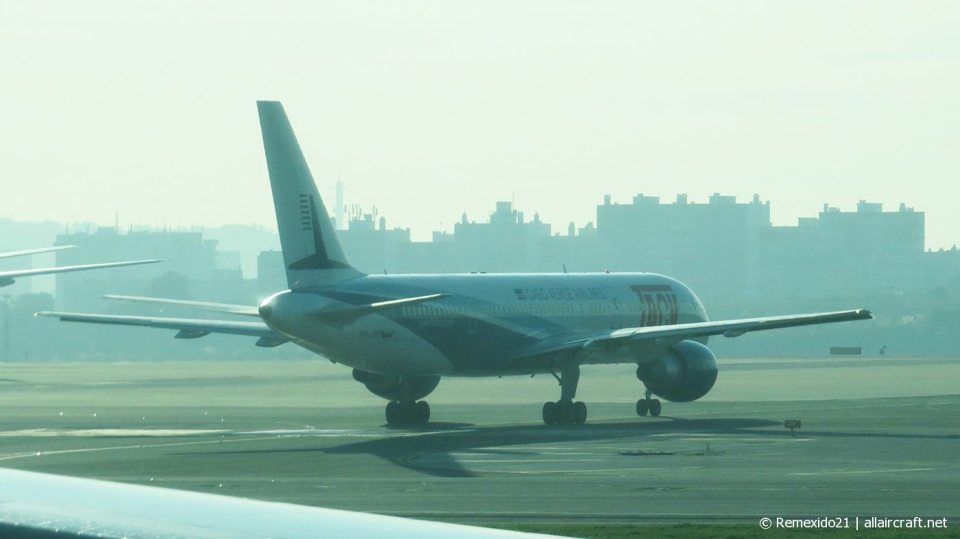 D4-CBP · Boeing 757-2Q8 · (LIS / LPPT)