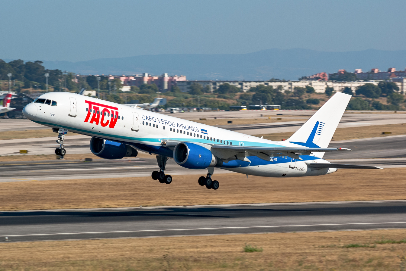 D4-CBP (30045) 2001 Boeing 757-2Q8