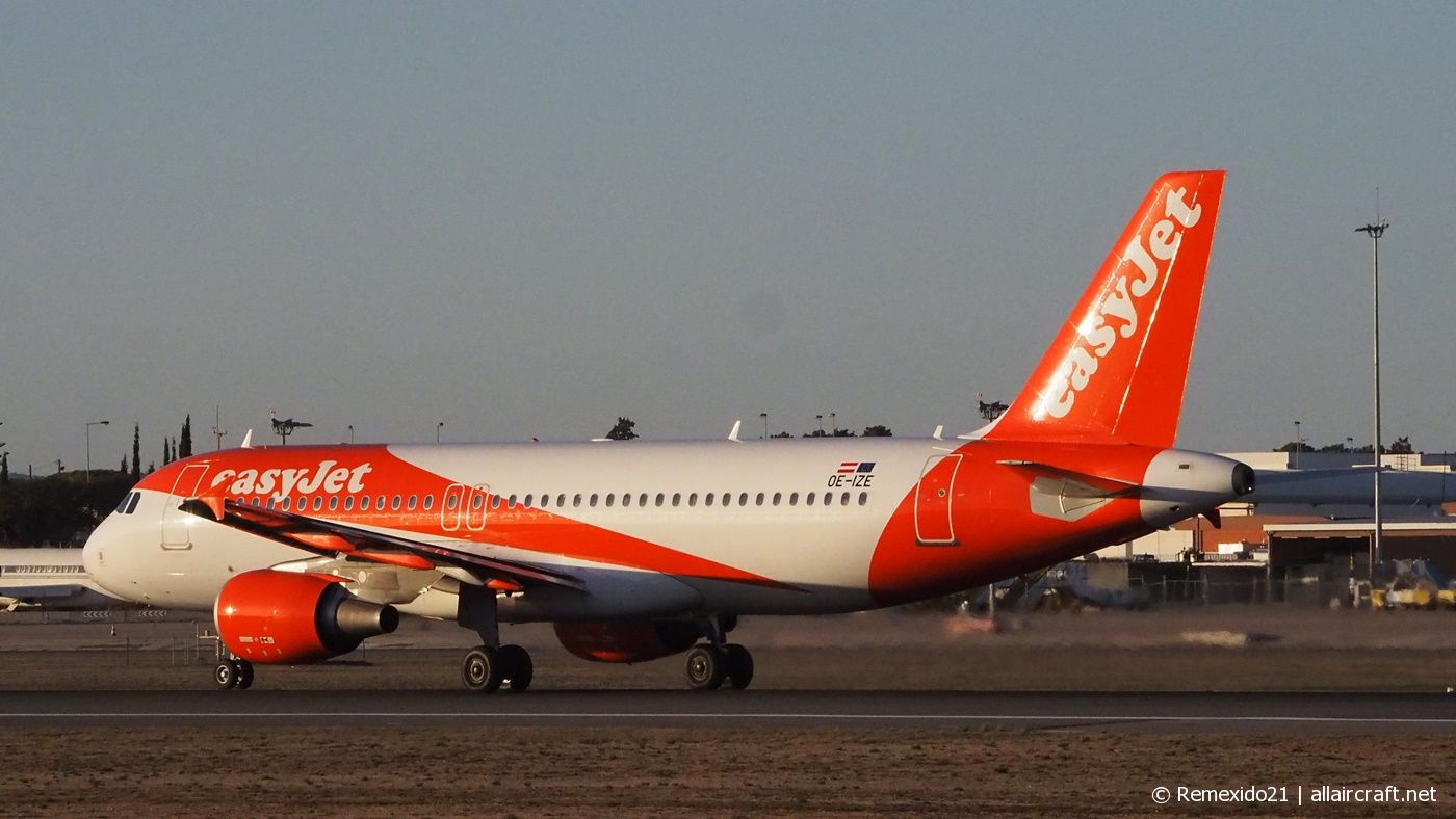 OE-IZE · Airbus A320-214 · (FAO / LPFR)