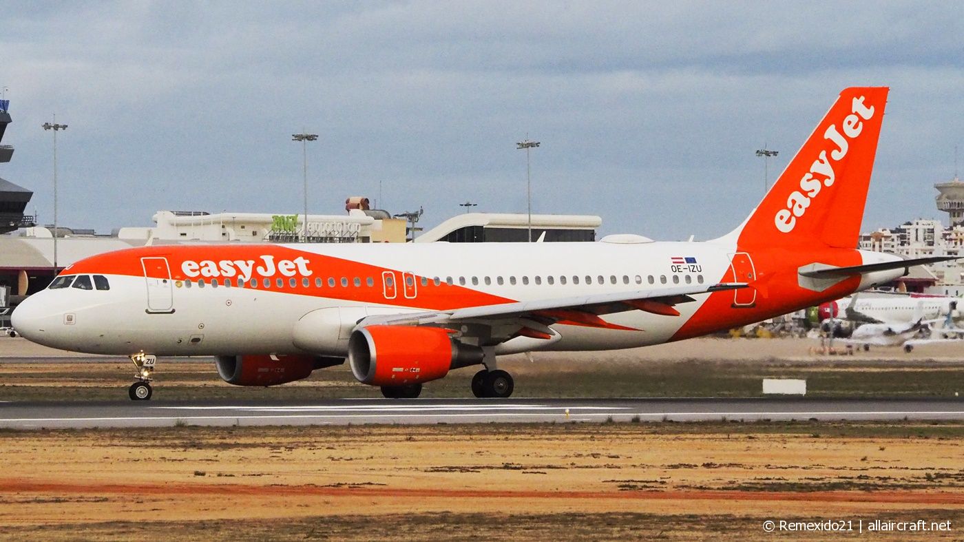 OE-IZU (4013) 2009 Airbus A320-214