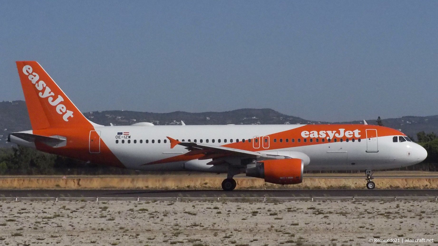 OE-IZW (3055) 2007 Airbus A320-214