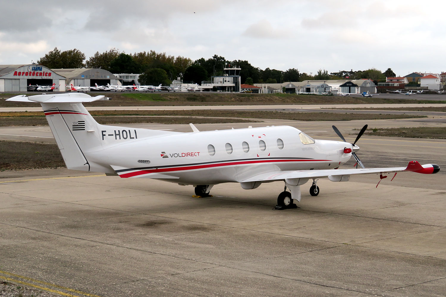 F-HOLI · Pilatus PC-12/47E · (LPCS)