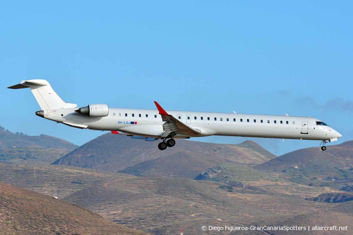 9H-LOJ · Bombardier CRJ-1000 · (LPA / GCLP)