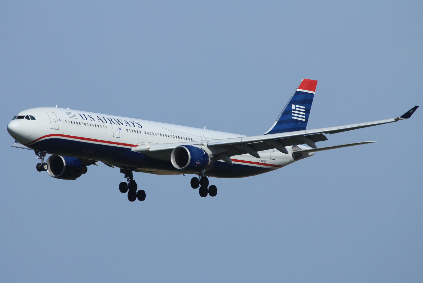 N271AY (323) 2000 Airbus A330-323