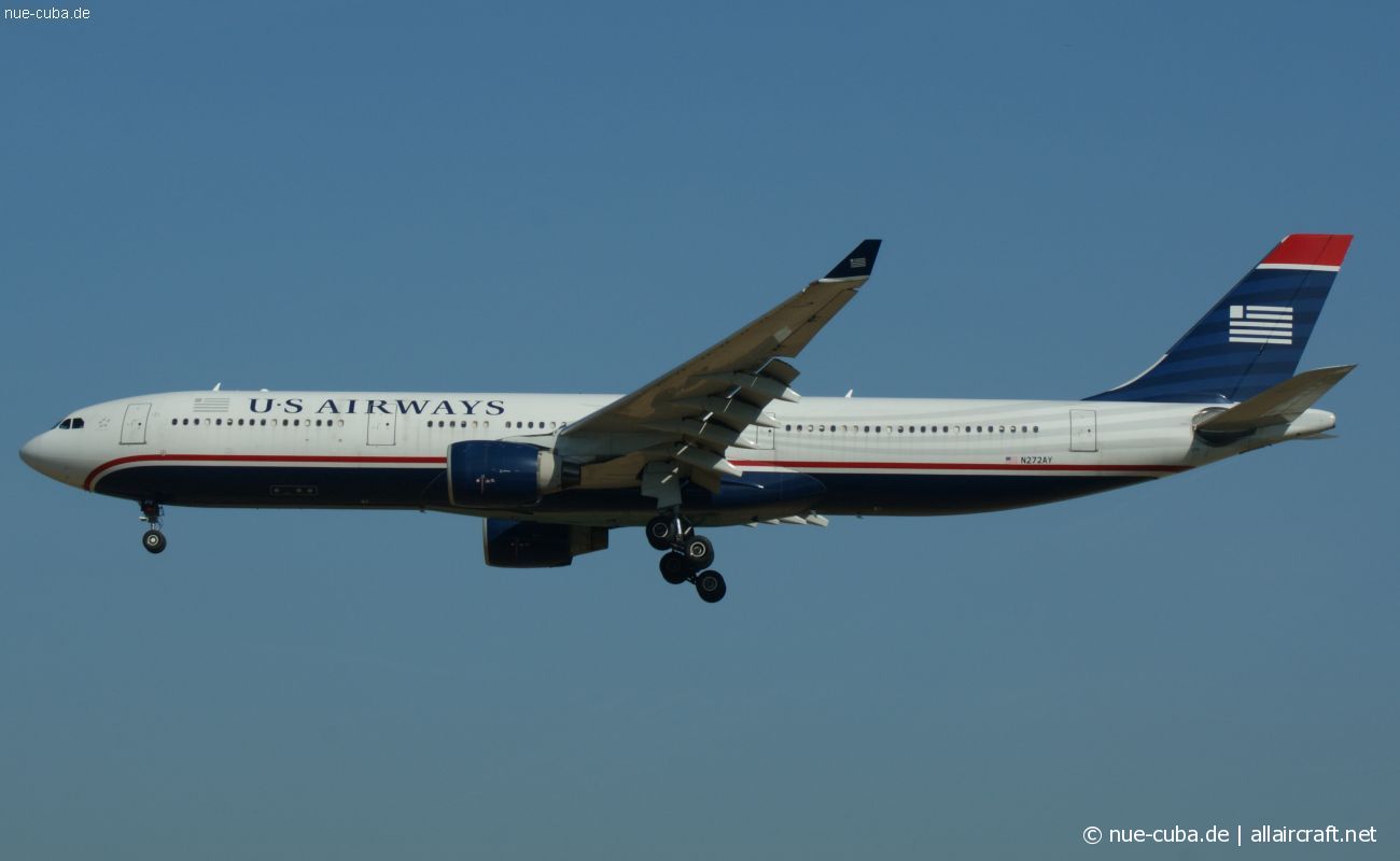 N272AY (333) 2000 Airbus A330-323