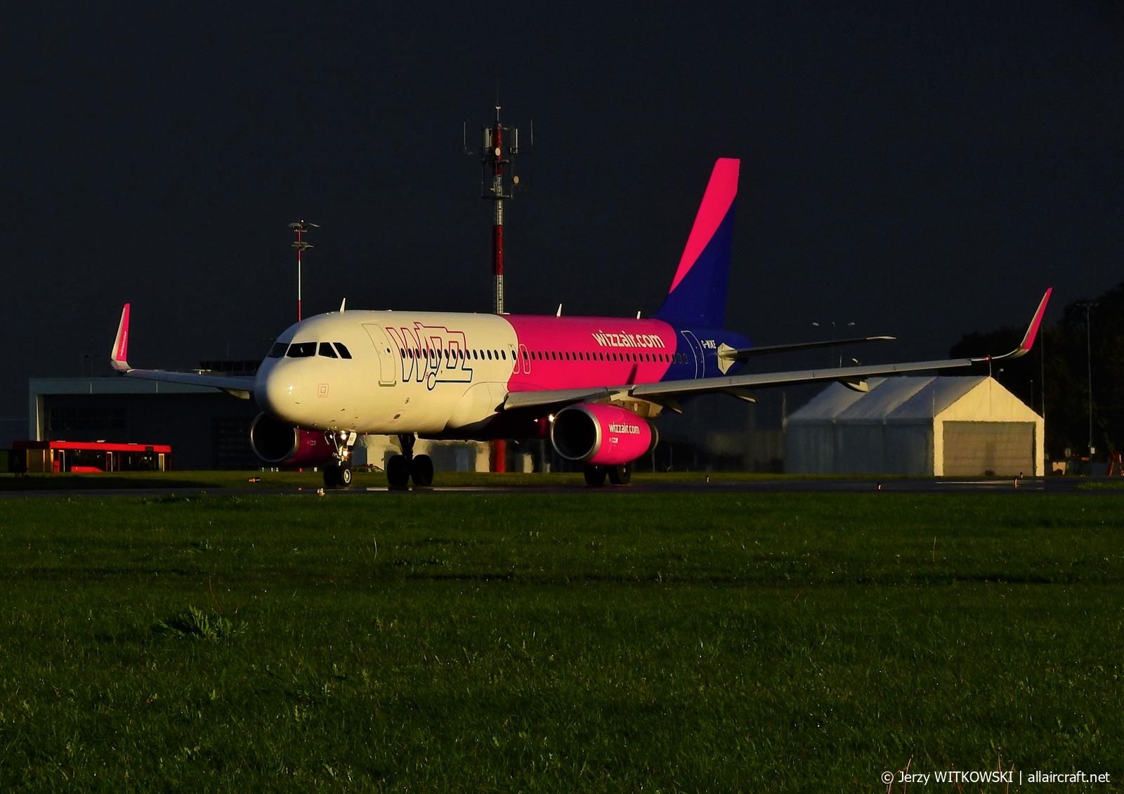 G-WUKE (8327) 2018 Airbus A320-232(WL)