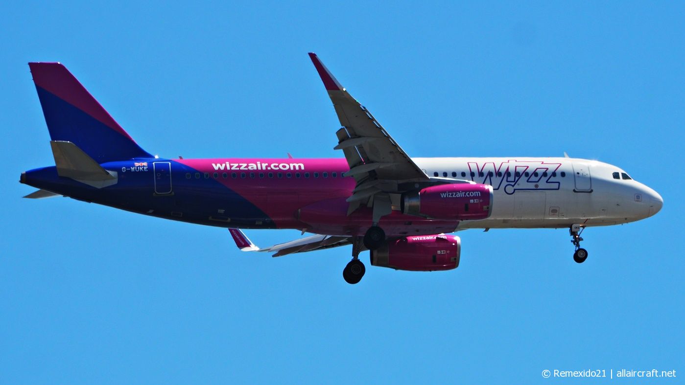 G-WUKE (8327) 2018 Airbus A320-232 WL
