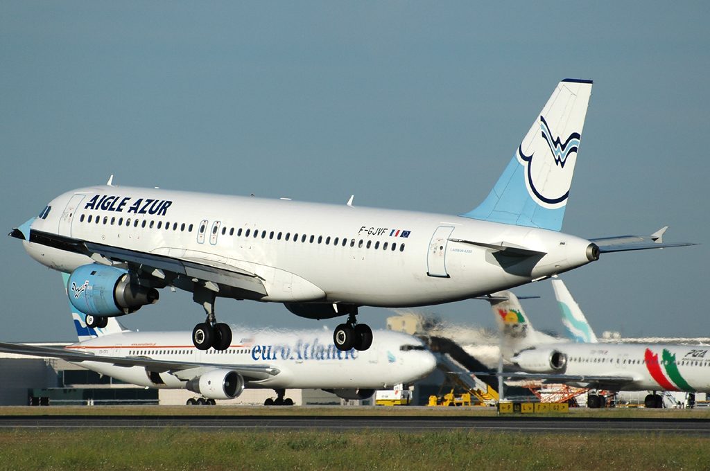 F-GJVF · Airbus A320-211 · (LIS / LPPT)