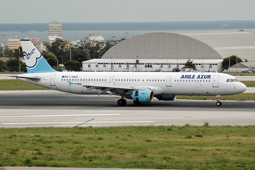 F-HBAF · Airbus A321-211 · (LIS / LPPT)