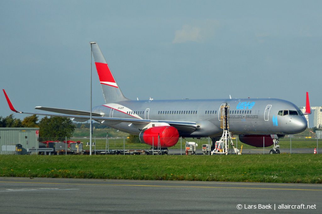 9H-AVM (24527) 1989 Boeing 757-23A(WL)