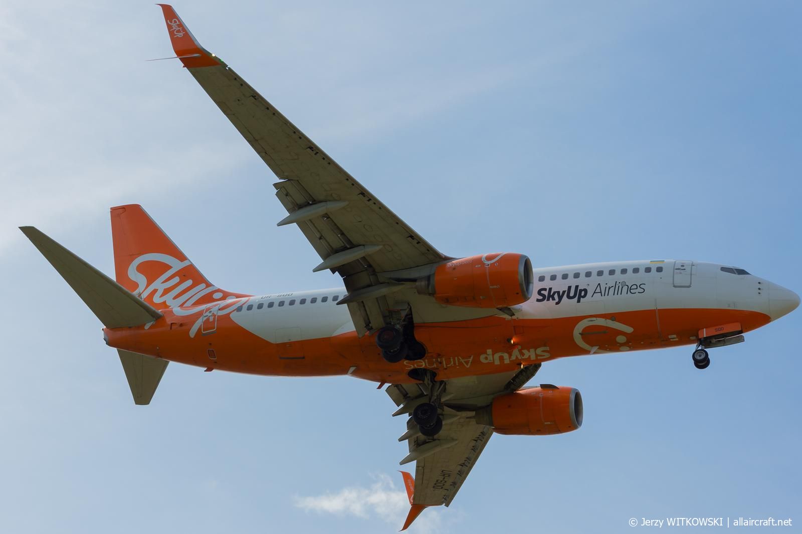 UR-SQD (32413) 2002 Boeing 737-73V(WL)
