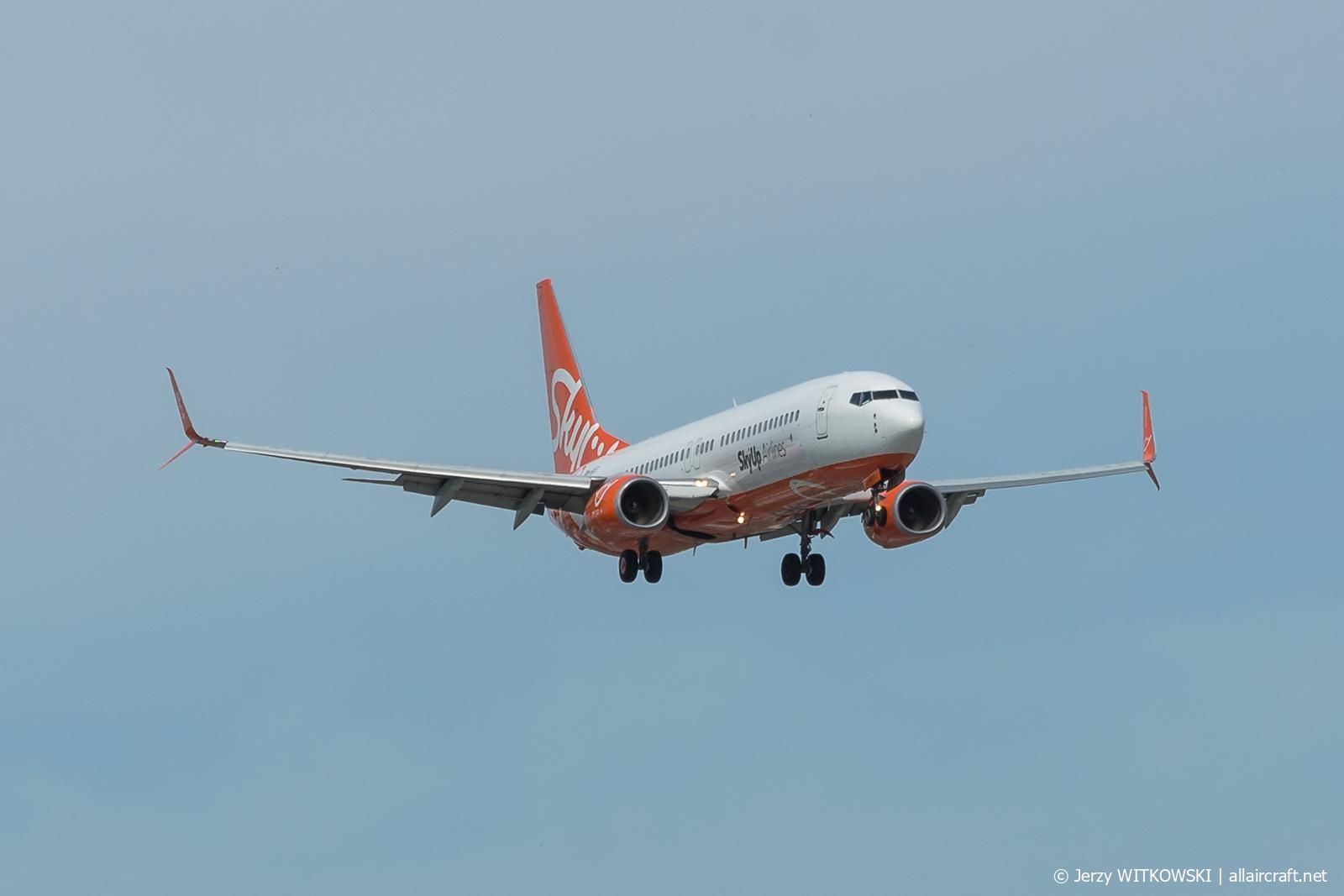 9H-SAU (40249) 2011 Boeing 737-8KN(WL)