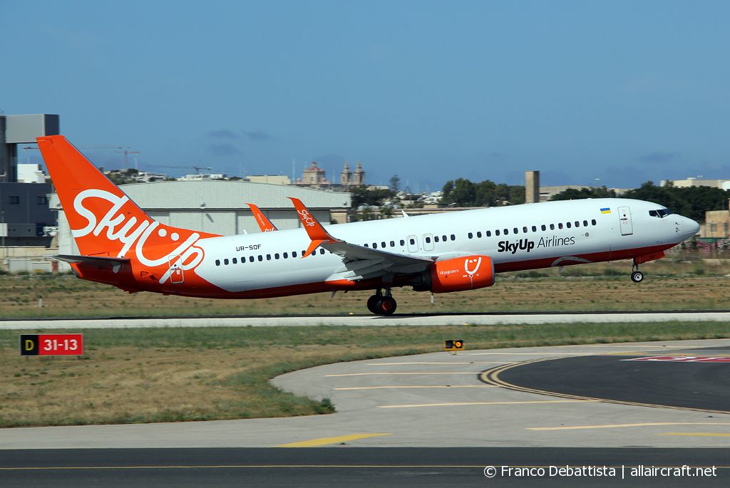 UR-SQF · Boeing 737-8H6(WL) · (MLA / LMML)