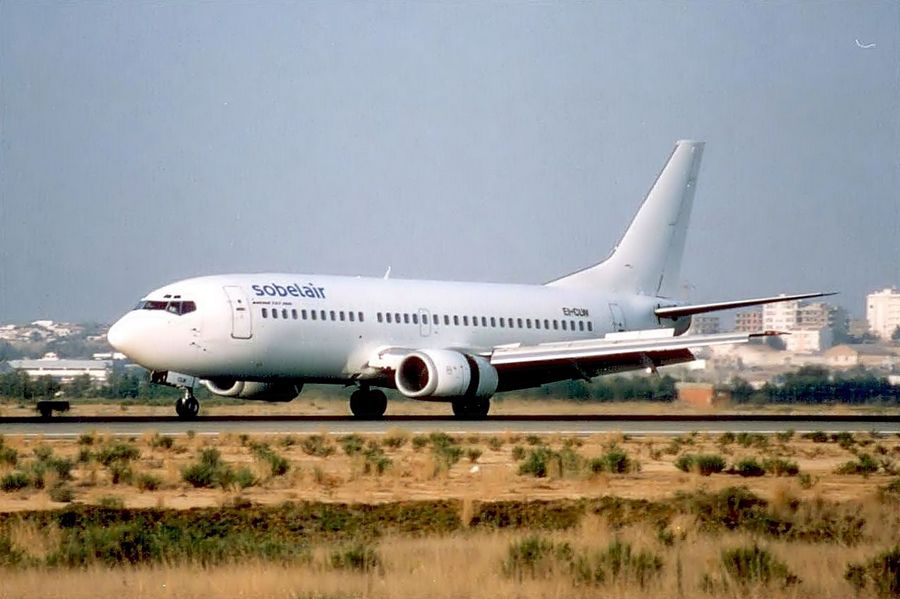 EI-CLW · Boeing 737-3Y0 · (FAO / LPFR)