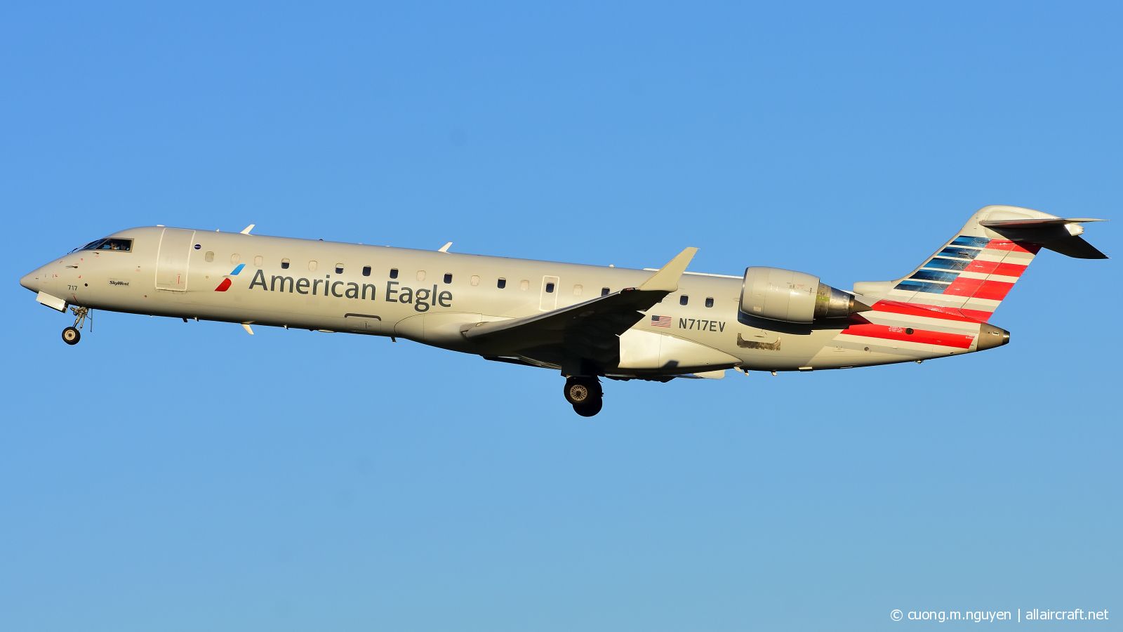 N717EV · Bombardier CRJ-701ER · (YUL / CYUL)