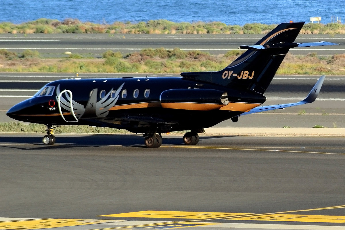 OY-JBJ (258358) 1998 Raytheon Hawker 800XP2