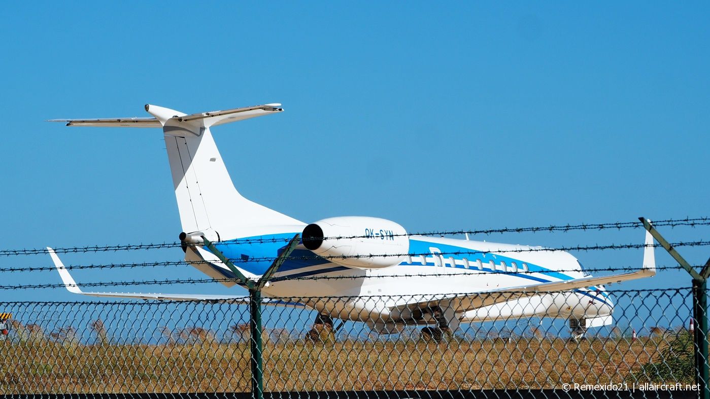 OK-SYN · Embraer ERJ-135BJ Legacy 650 · (FAO / LPFR)