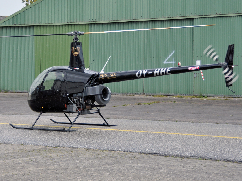 OY-HHE · Robinson R22 Beta · (RKE / EKRK)