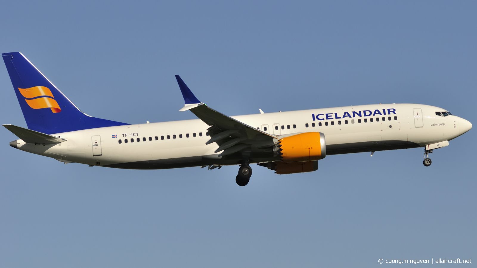 TF-ICY · Boeing 737-8 MAX · (YUL / CYUL)