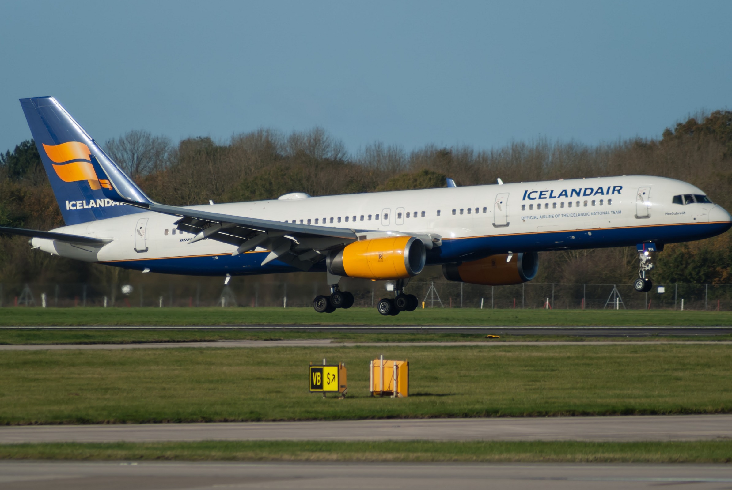TF-FIA · Boeing 757-256(WL) · (MAN / EGCC)