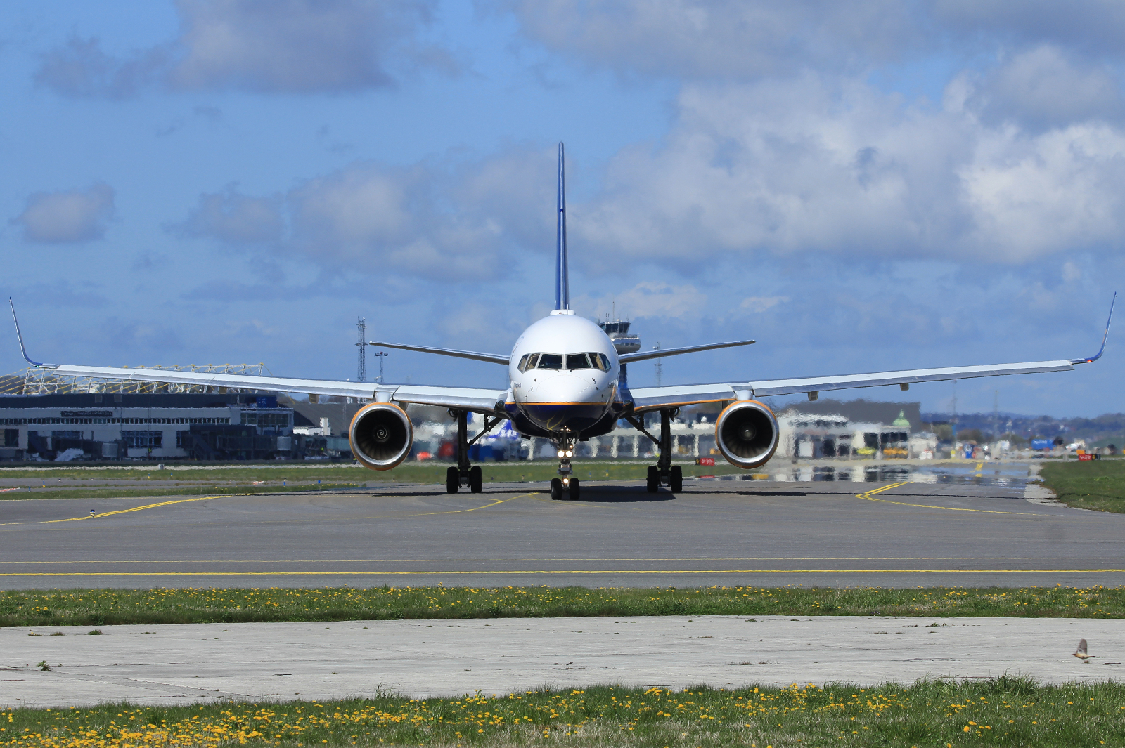 TF-ISL · Boeing 757-223(WL) · (SVG / ENZV)