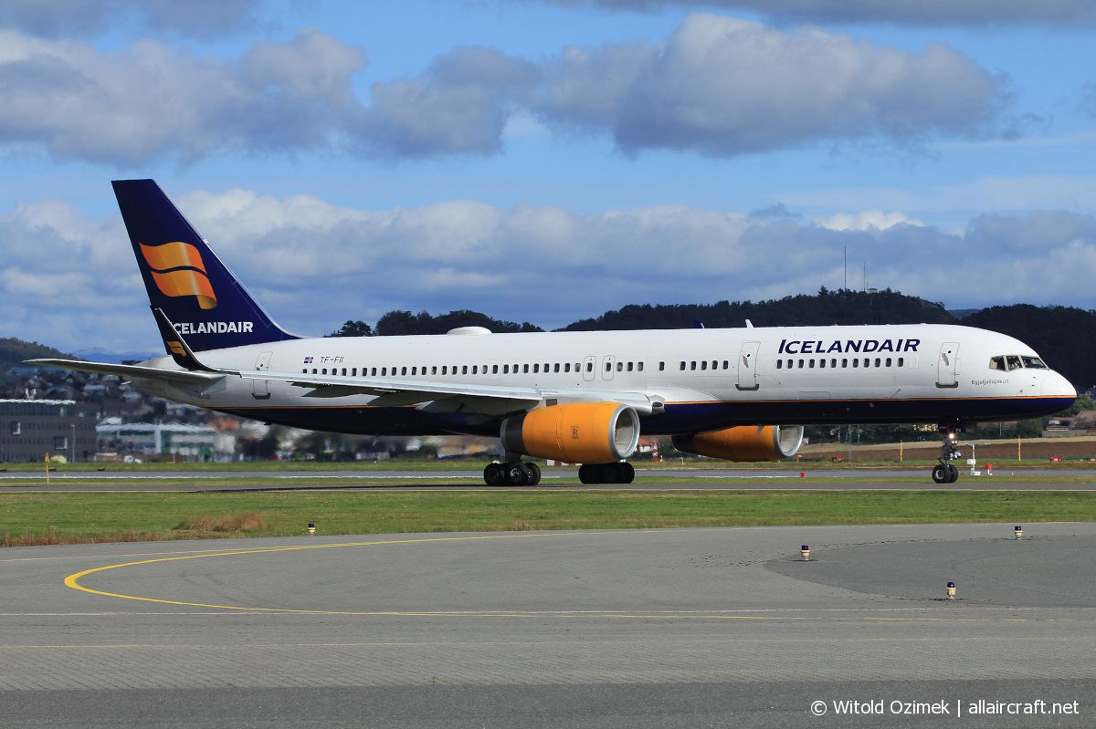 TF-FII · Boeing 757-208(WL) · (SVG / ENZV)
