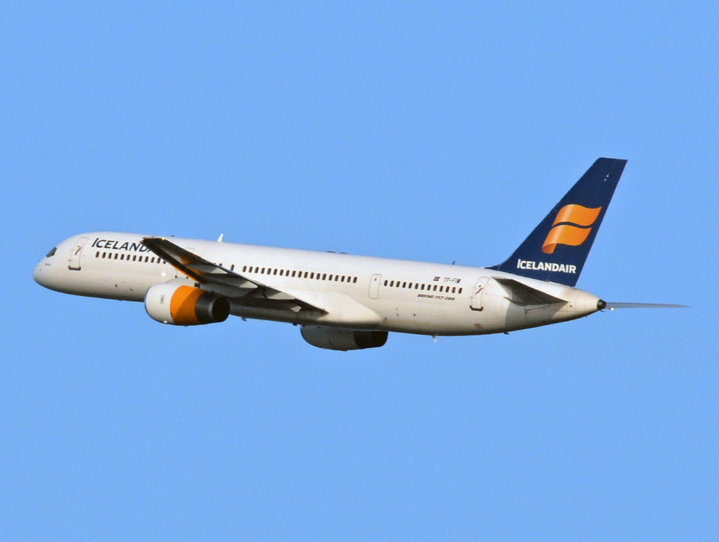 TF-FIW · Boeing 757-27B · (CPH / EKCH)