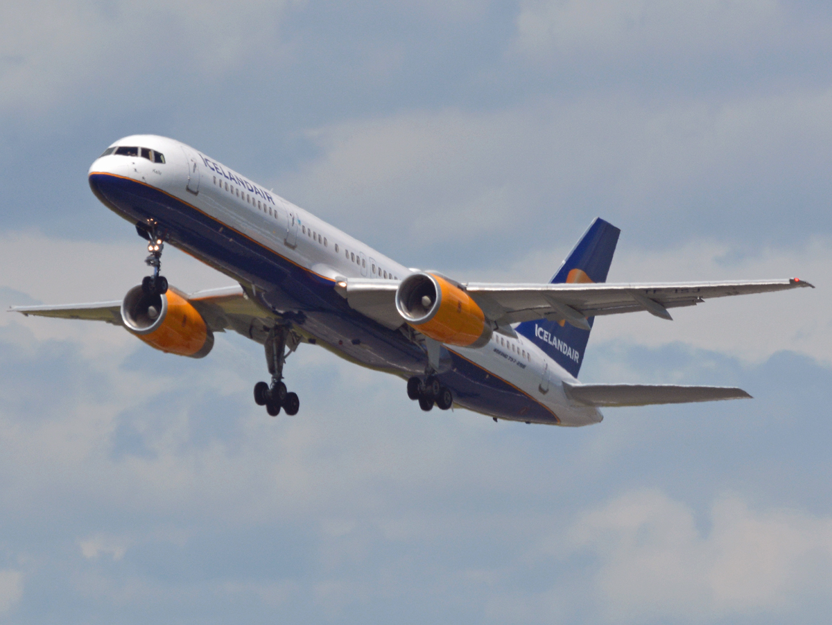 TF-ISJ · Boeing 757-256 · (CPH / EKCH)