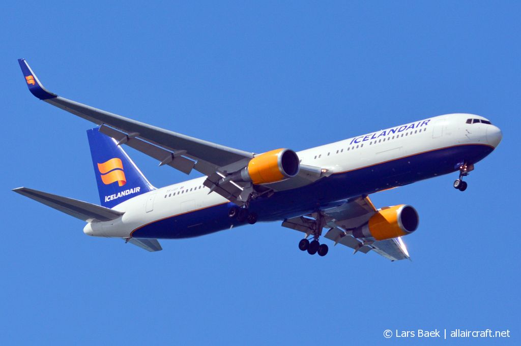 TF-ISP (26971) 1997 Boeing 767-319ER(WL)