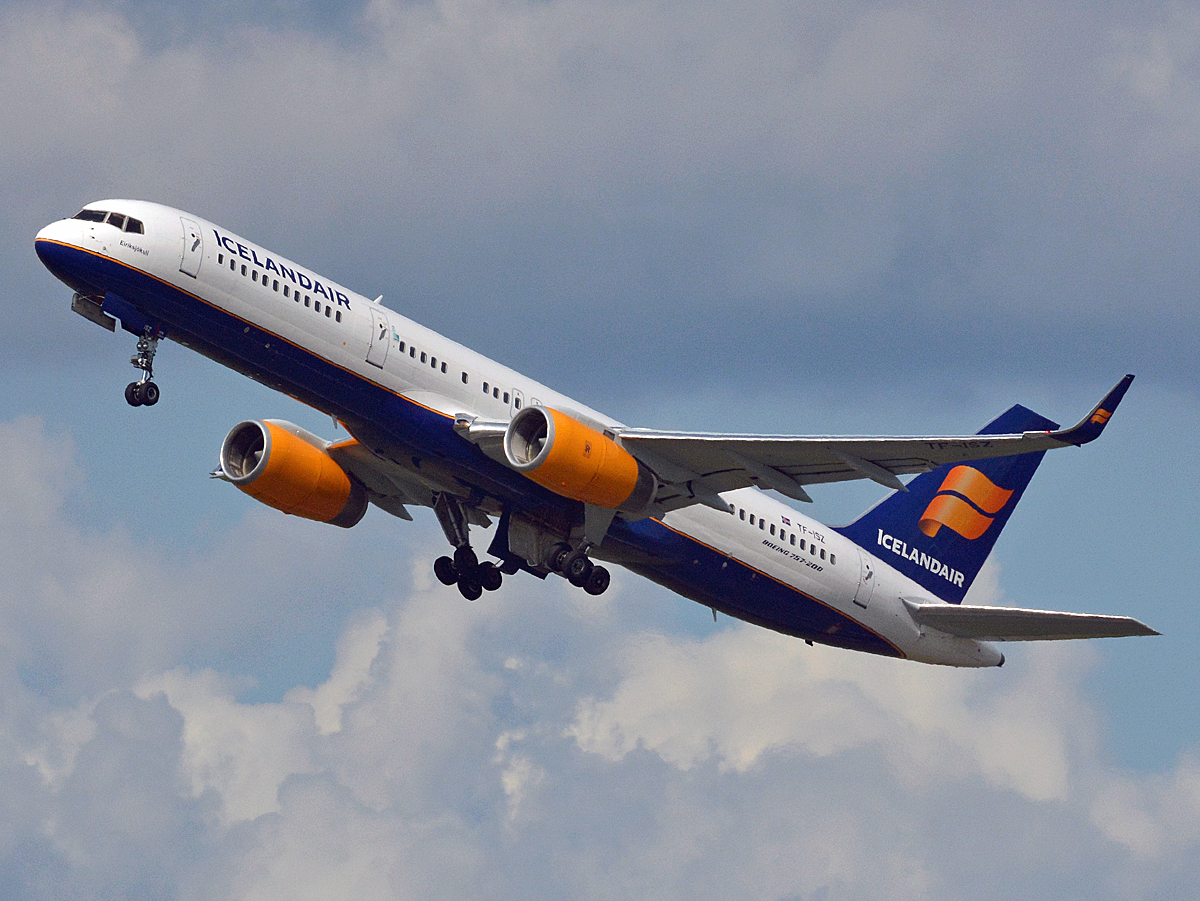 TF-ISZ · Boeing 757-223(WL) · (CPH / EKCH)