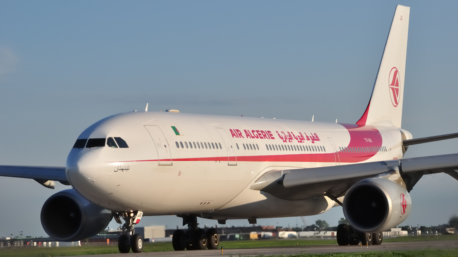 7T-VJV · Airbus A330-202 · (YUL / CYUL)
