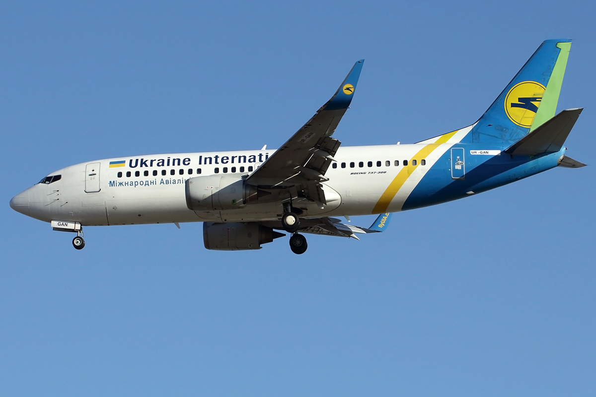 UR-GAN (28569) 1998 Boeing 737-36N