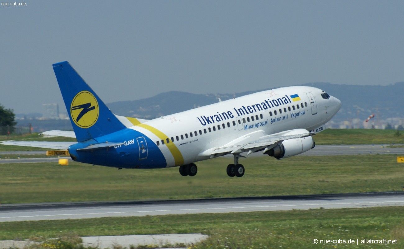 UR-GAW (24898) 1991 Boeing 737-5Y0(WL)