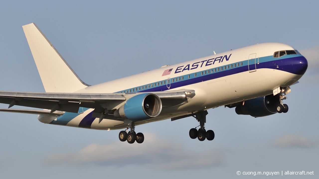 N604KW (24145) 1988 Boeing 767-233