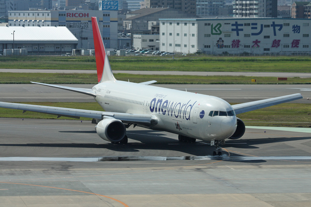 JA8980 · Boeing 767-346 · (FUK / RJFF)