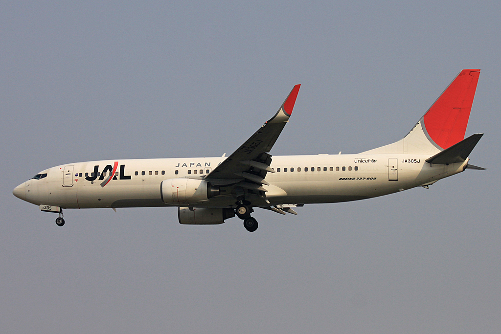JA305J · Boeing 737-846(WL) · (PEK / ZBAA)