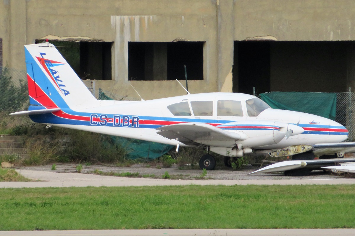 CS-DBR (27-4021) 1969 Piper PA-23-250 Aztec