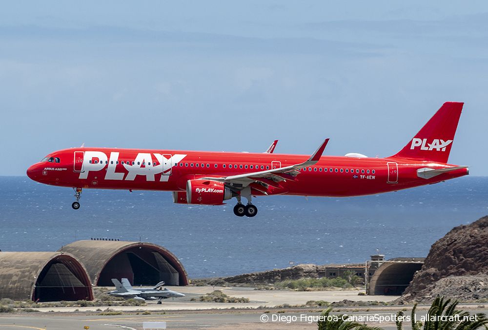 TF-AEW (8008) 2018 Airbus A321-251N