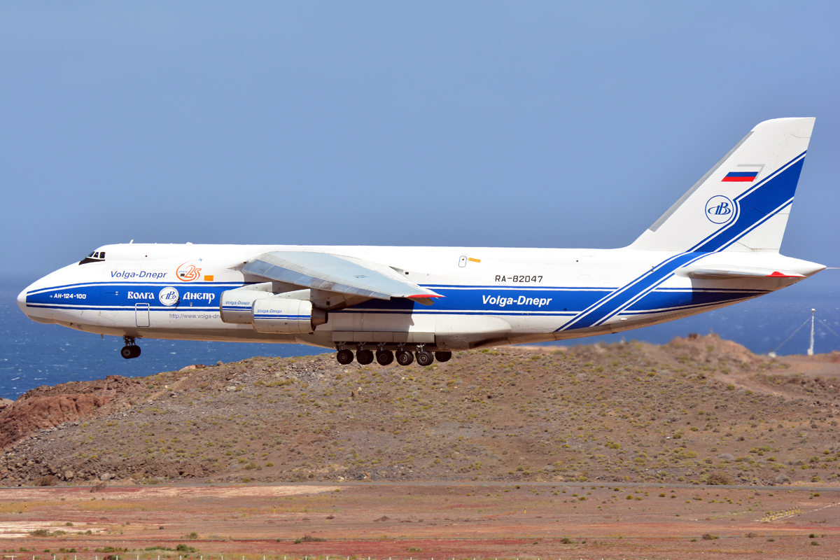 RA-82047 (9773053259121) 1993 Antonov An-124-100