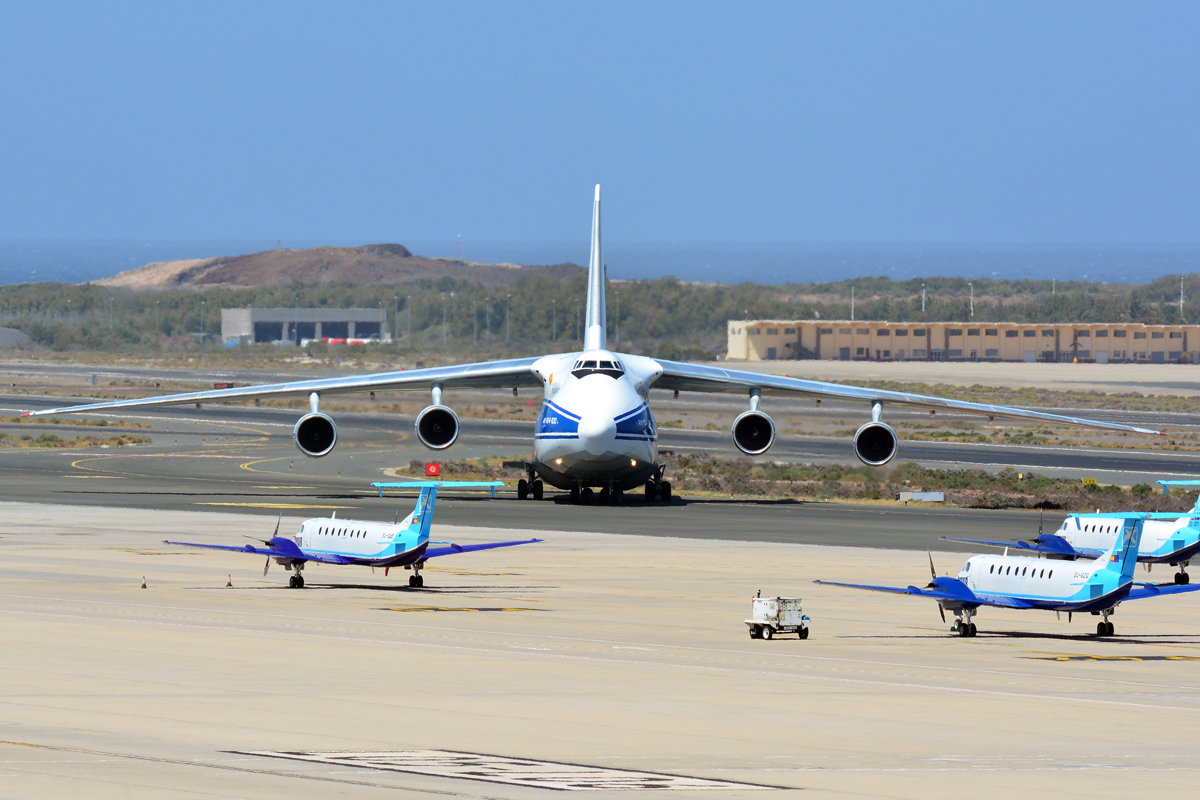 RA-82047 (9773053259121) 1993 Antonov An-124-100