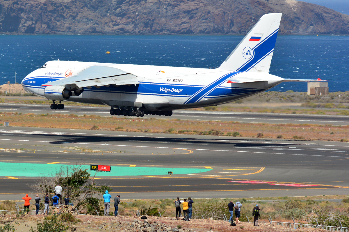RA-82047 (9773053259121) 1993 Antonov An-124-100