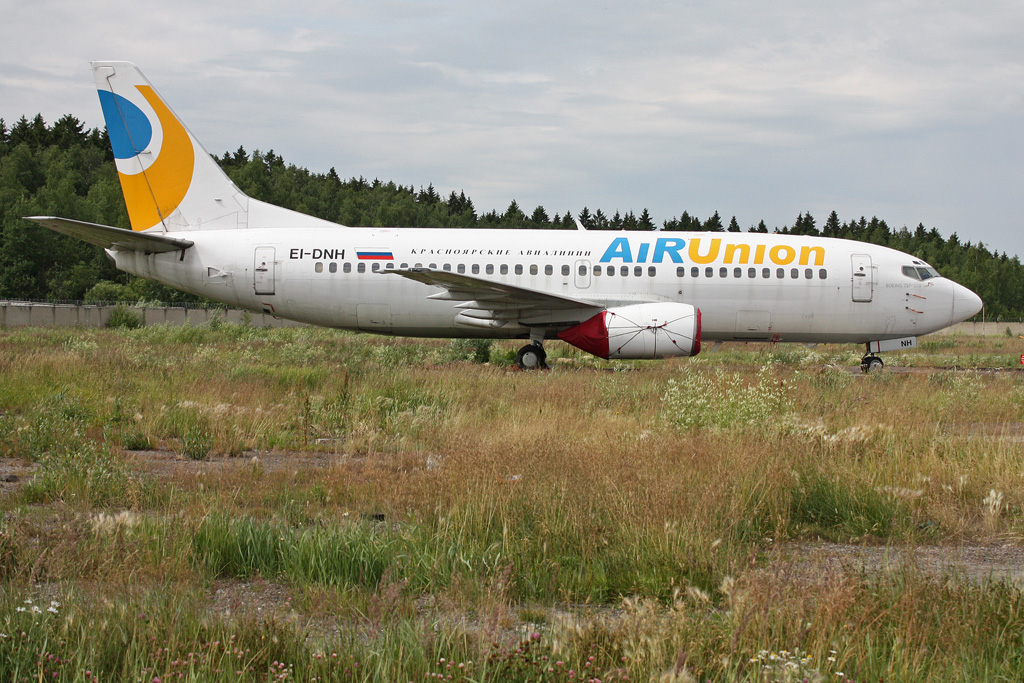 EI-DNH · Boeing 737-3Y5 · (DME / UUDD)