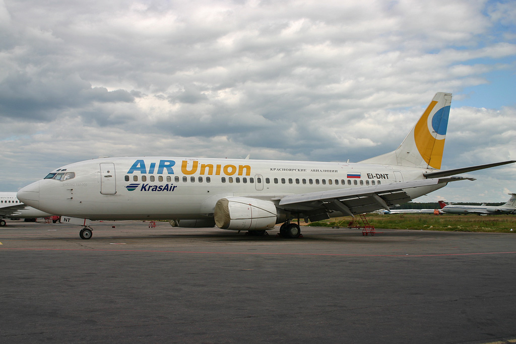EI-DNT · Boeing 737-329 · (DME / UUDD)