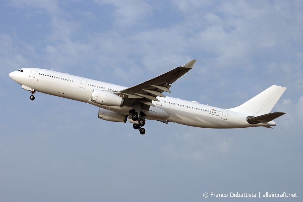 EC-LXA (670) 2005 Airbus A330-343
